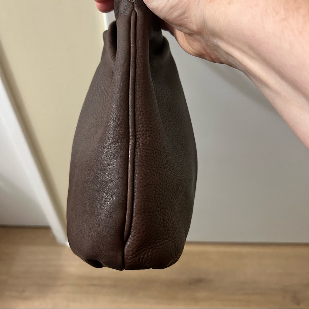 Fossil: Vintage Pebbled Dark Brown Leather Hobo/Shoulder Bag - Picture 7 of 16